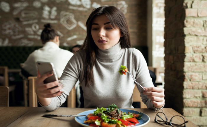 How to Stay Social While Sticking to Your Diet Plan Screenshot 1 1