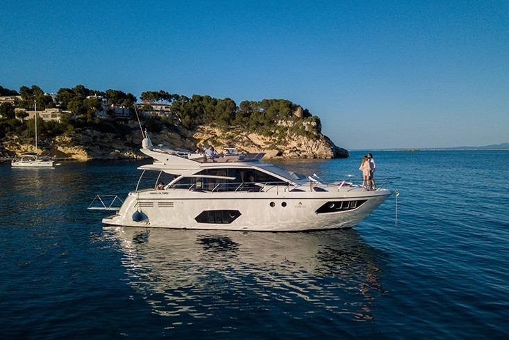 Discover the Ultimate Yacht Charter Experience in Mallorca yate de lujo en mallorca